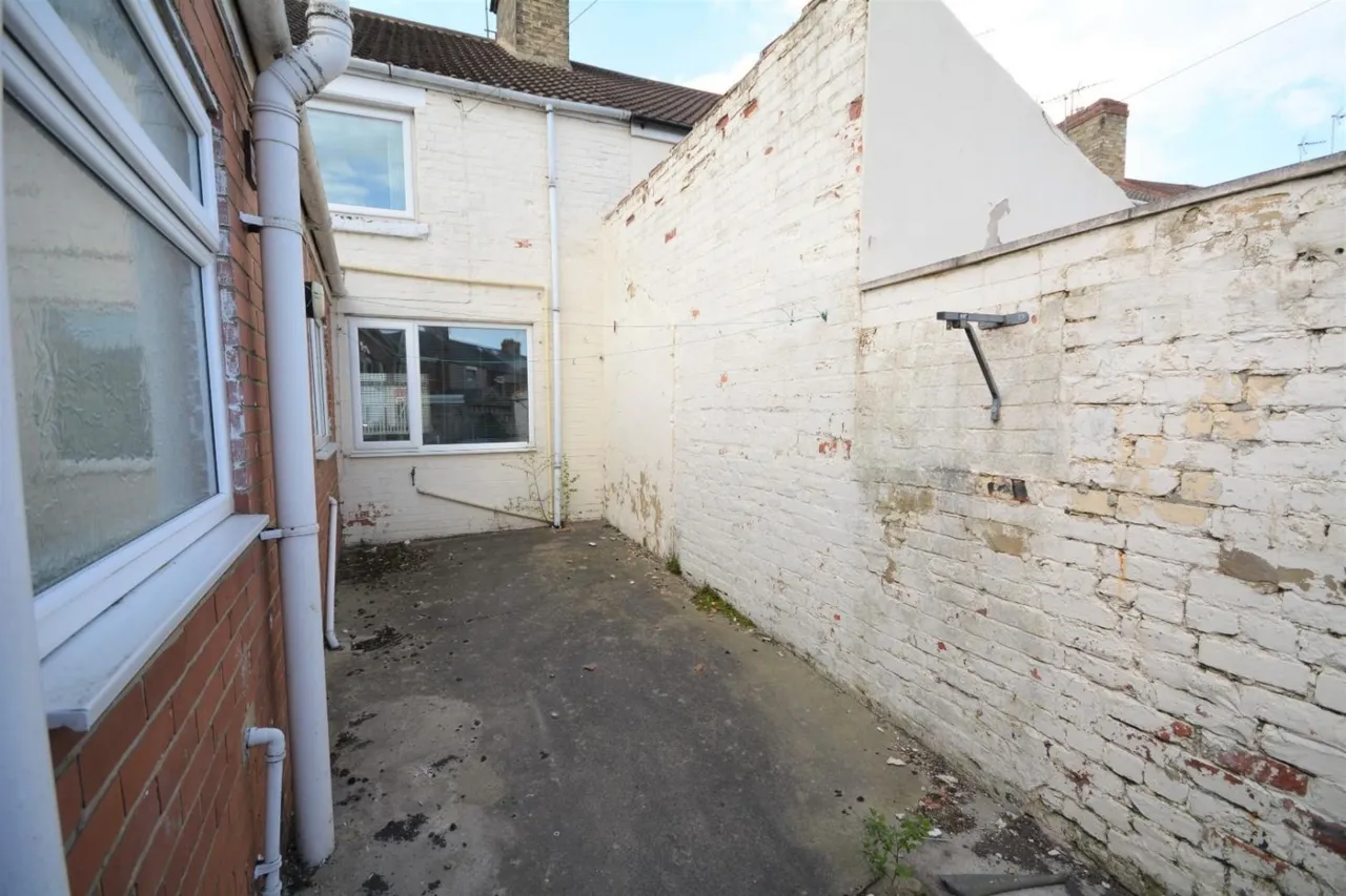 Tindale Crescent, Bishop Auckland, DL14, photo 8