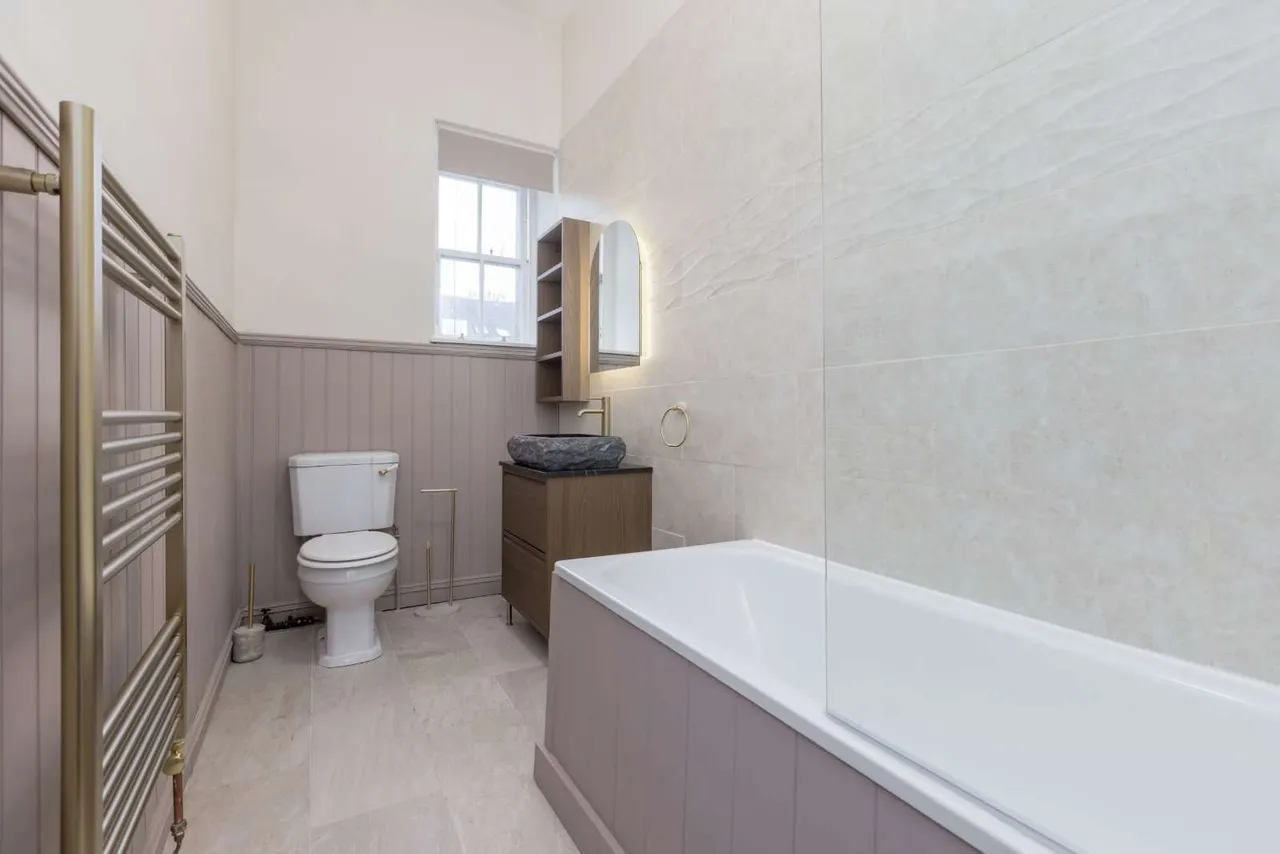 Hanover Street, New Town, Edinburgh, United Kingdom, EH2 1DR, photo 12