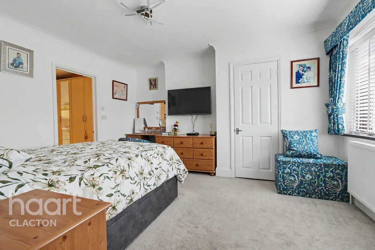 Jaywick Lane, Clacton-On-Sea, CO16, photo 9