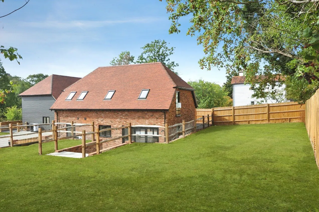 Highgate Hill, Hawkhurst, TN18, photo 3