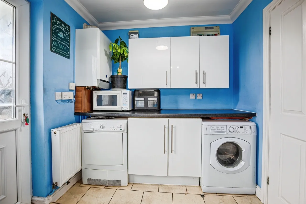 Clos Yr Afon AMMANFORD, SA18, photo 7