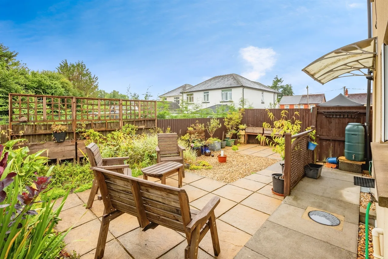 Clos Yr Afon AMMANFORD, SA18, photo 17