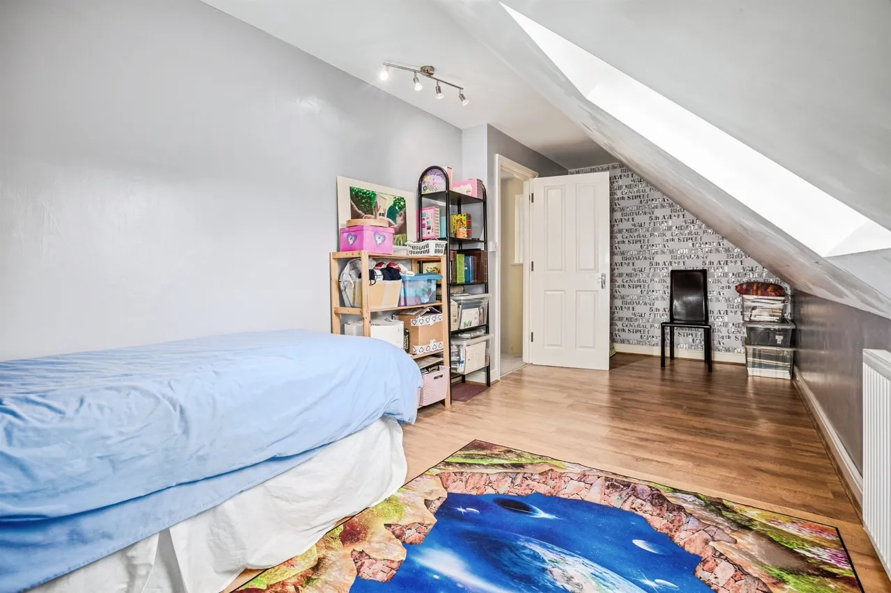 Clos Yr Afon AMMANFORD, SA18, photo 15