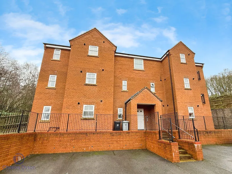 2 bed flat for sale — Eyam Way, Grantham
