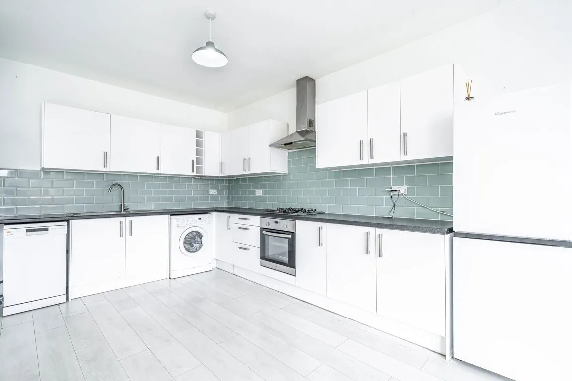 High Street, Teddington, TW11, photo 5