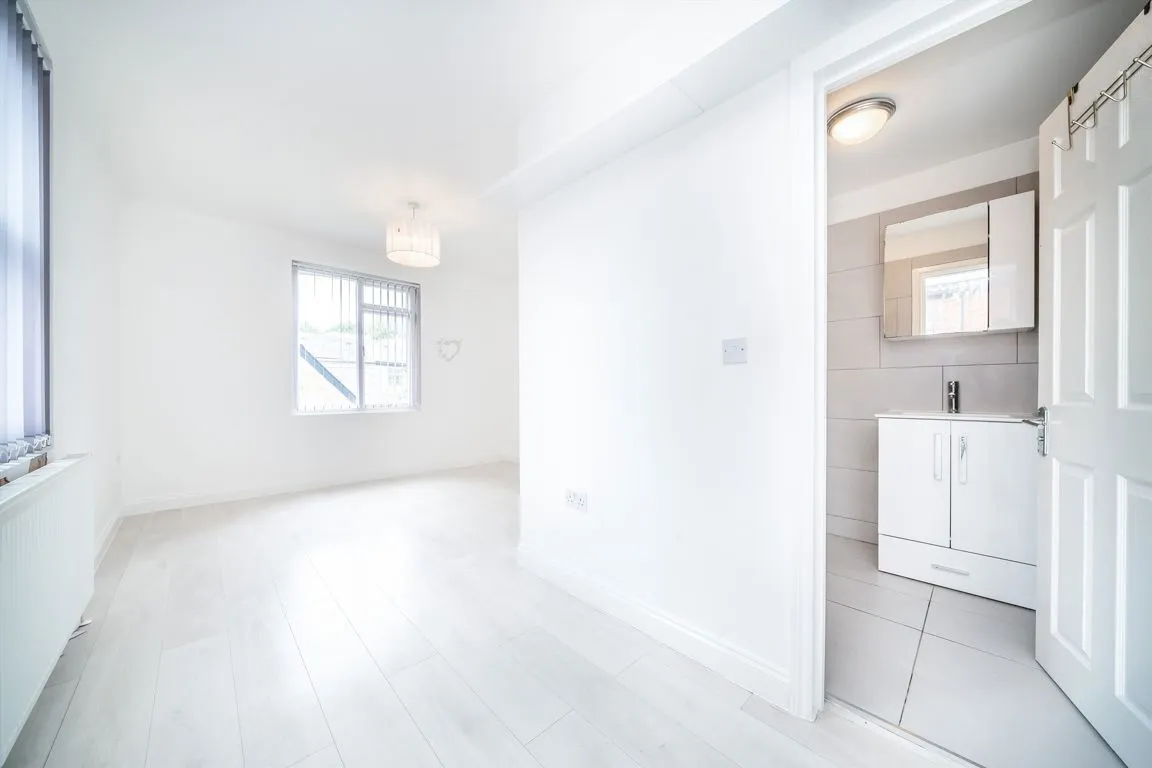 High Street, Teddington, TW11, photo 6