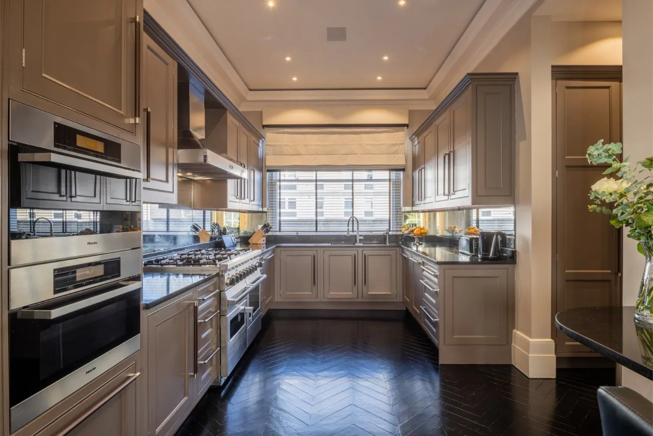 Chester Terrace, Regent's Park, London, NW1 4ND, photo 4