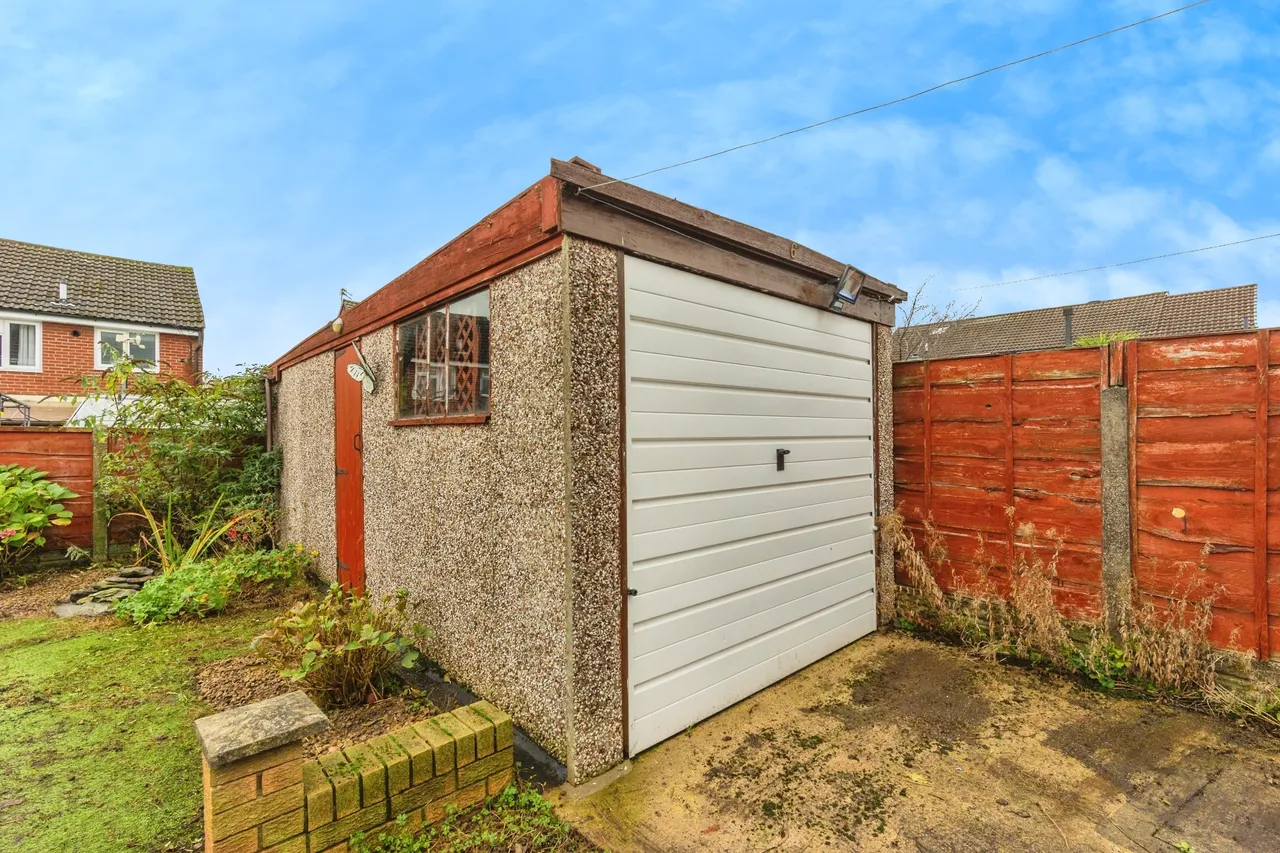 St. Johns Close, Dukinfield, SK16, photo 15