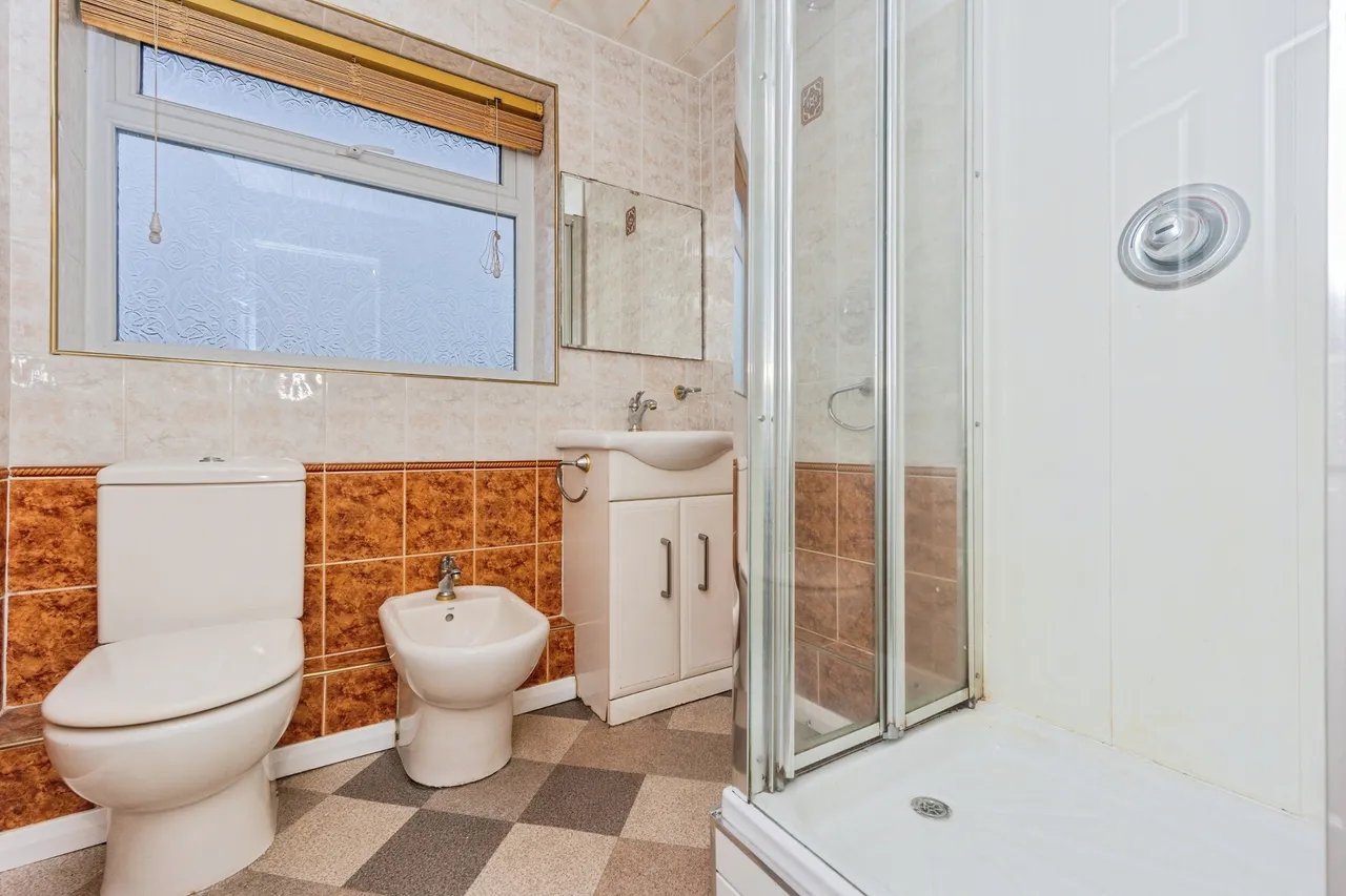 St. Johns Close, Dukinfield, SK16, photo 10