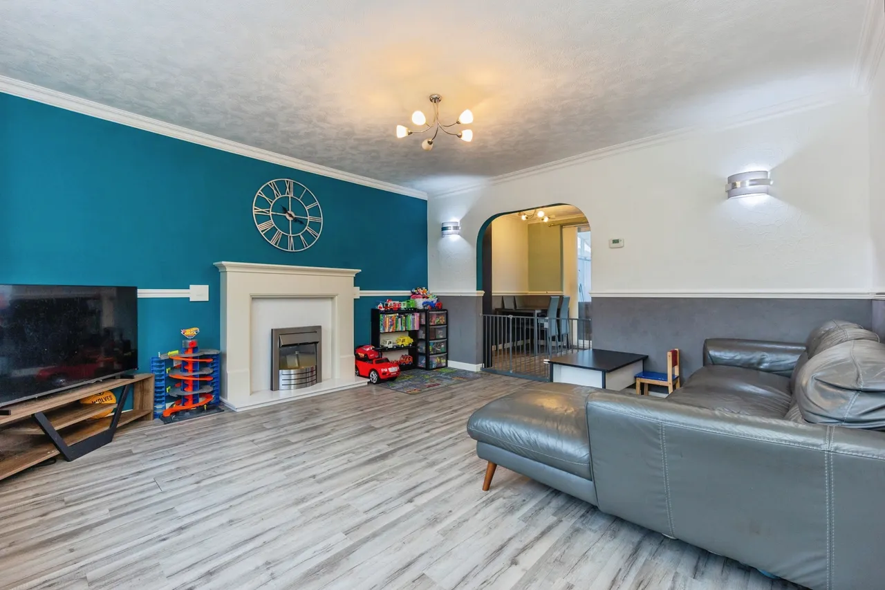 St. Johns Close, Dukinfield, SK16, photo 4