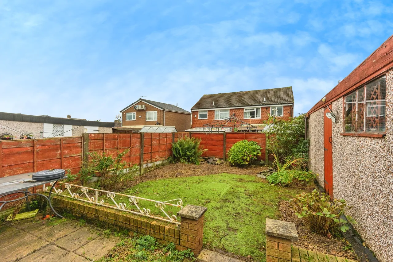 St. Johns Close, Dukinfield, SK16, photo 14