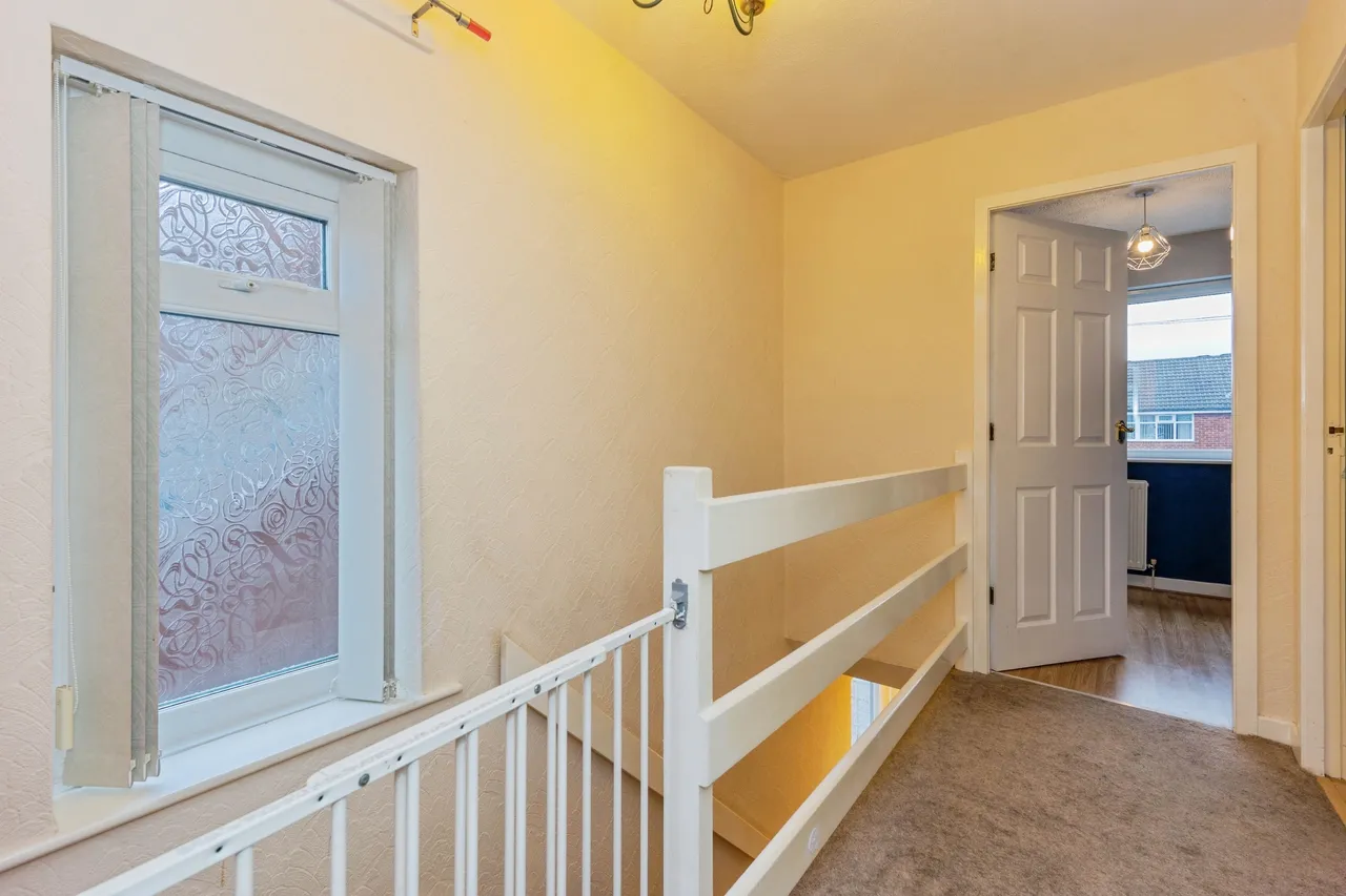 St. Johns Close, Dukinfield, SK16, photo 9