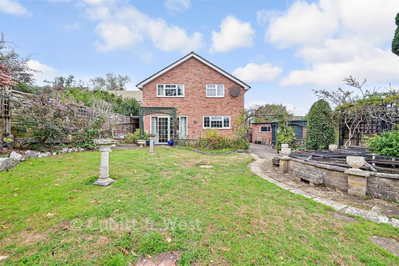 Daneshill, Redhill, RH1, photo 17