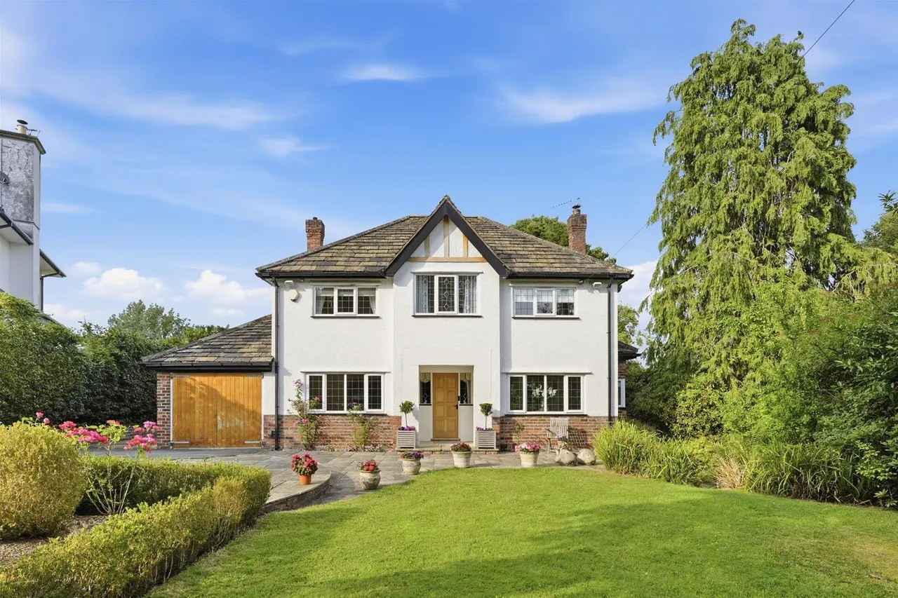 4 bed house for sale — Dale Head Road, Prestbury, Macclesfield