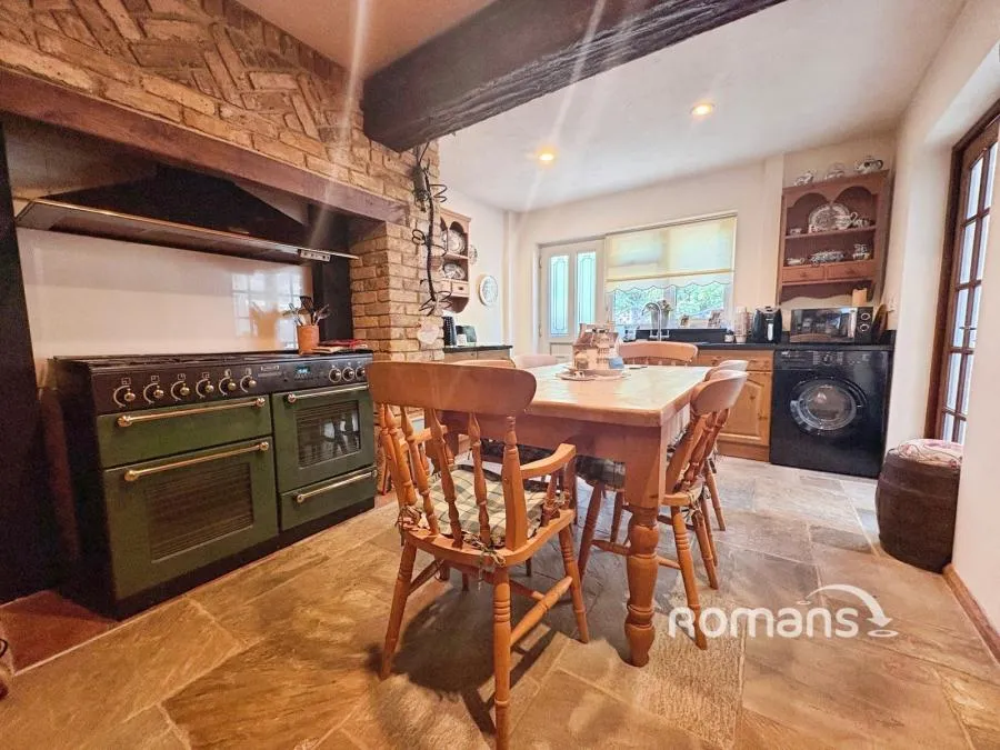 Blaire Park, Yateley, GU46, photo 2
