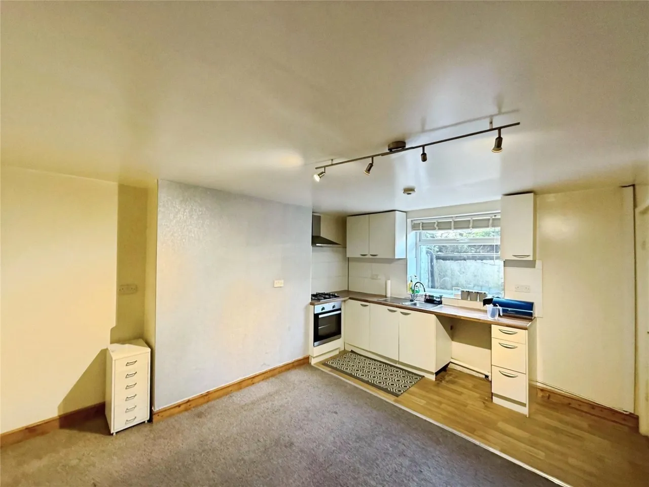 Hawthorne Terrace, Crosland Moor, HD4, photo 2