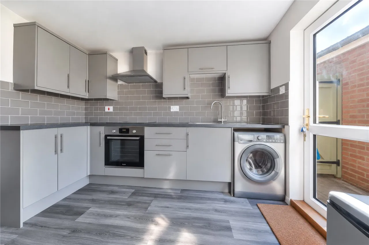Willow Crescent, Oakham, LE15, photo 3