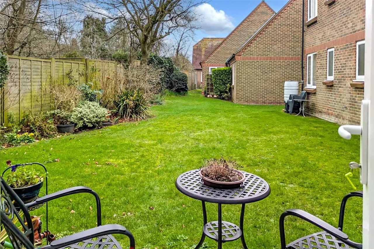 Angmering, BN16, photo 3