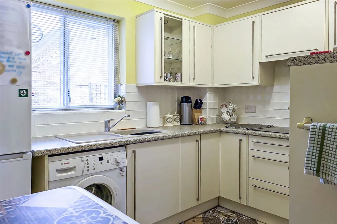 Angmering, BN16, photo 13