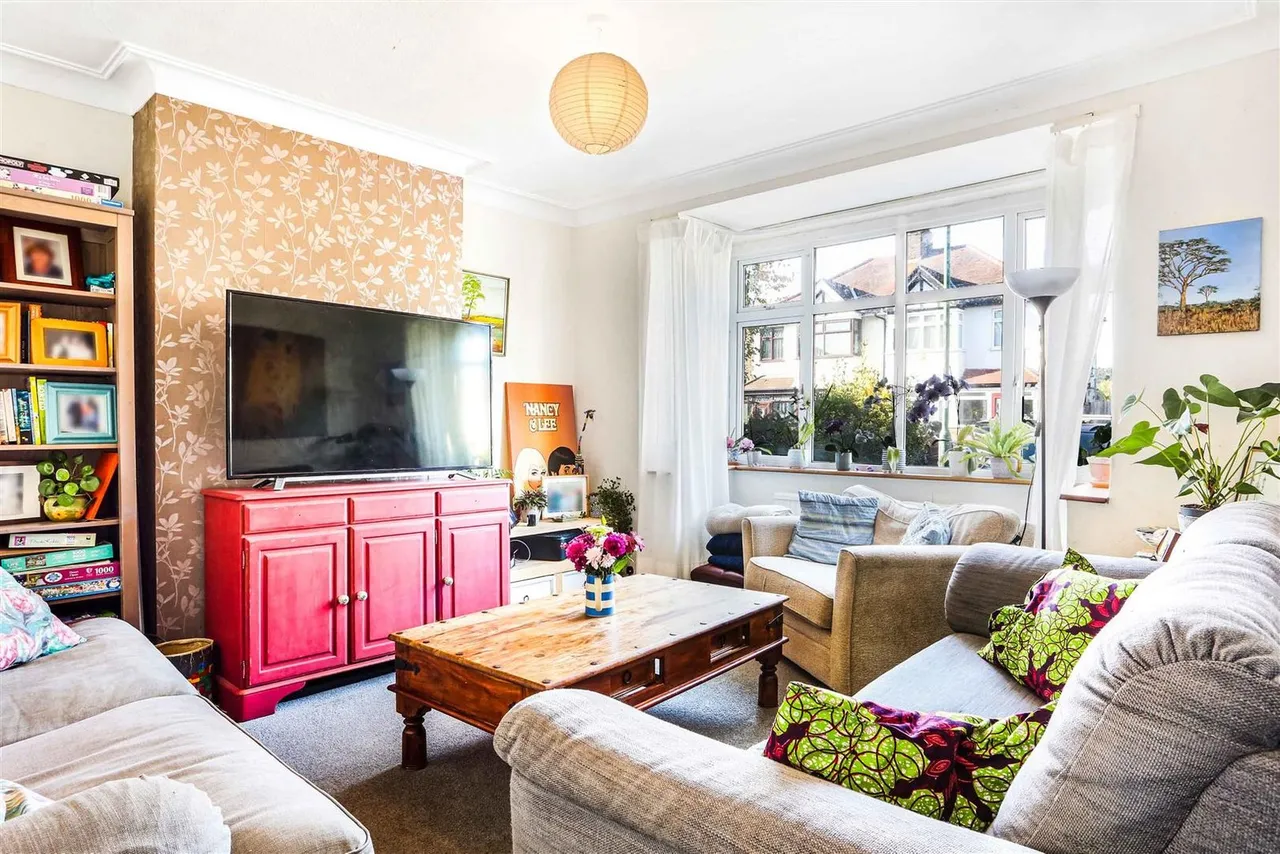 Abbotts Road, Cheam, SM3 9ST, photo 2