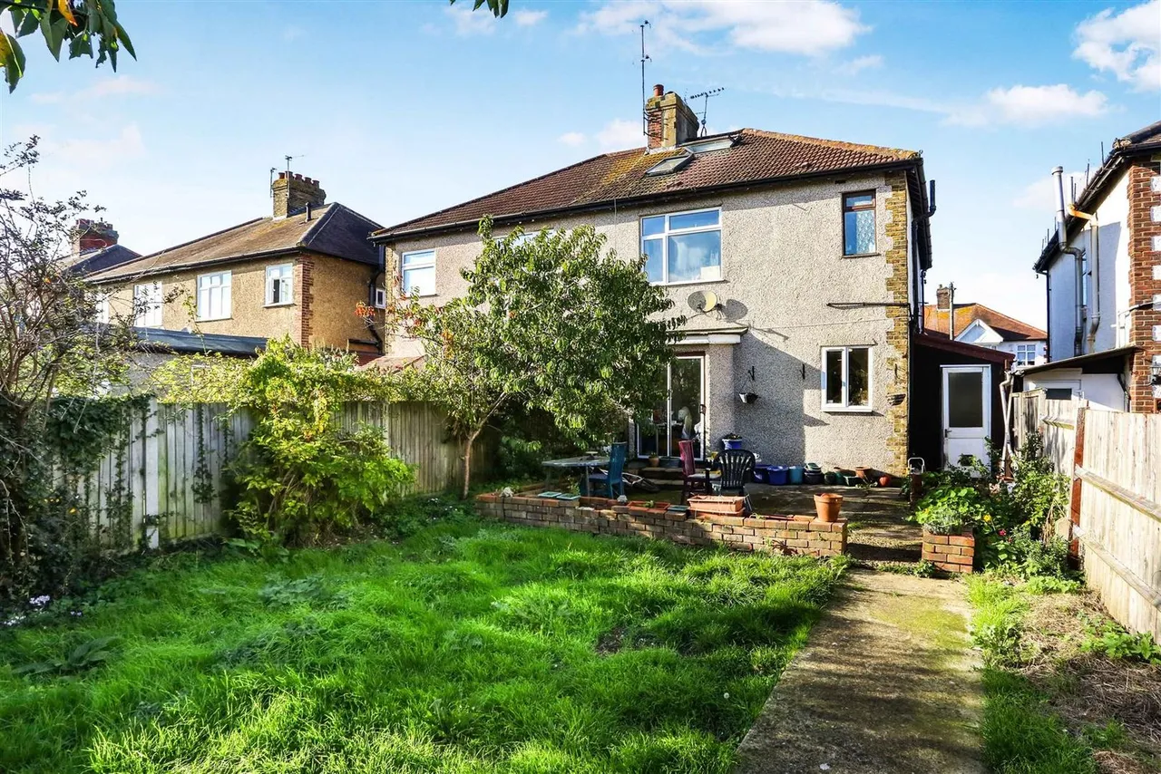 Abbotts Road, Cheam, SM3 9ST, photo 7