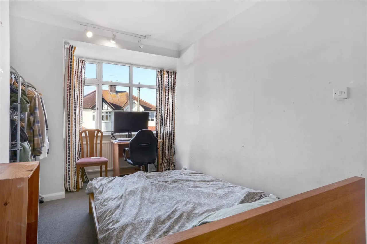 Abbotts Road, Cheam, SM3 9ST, photo 12