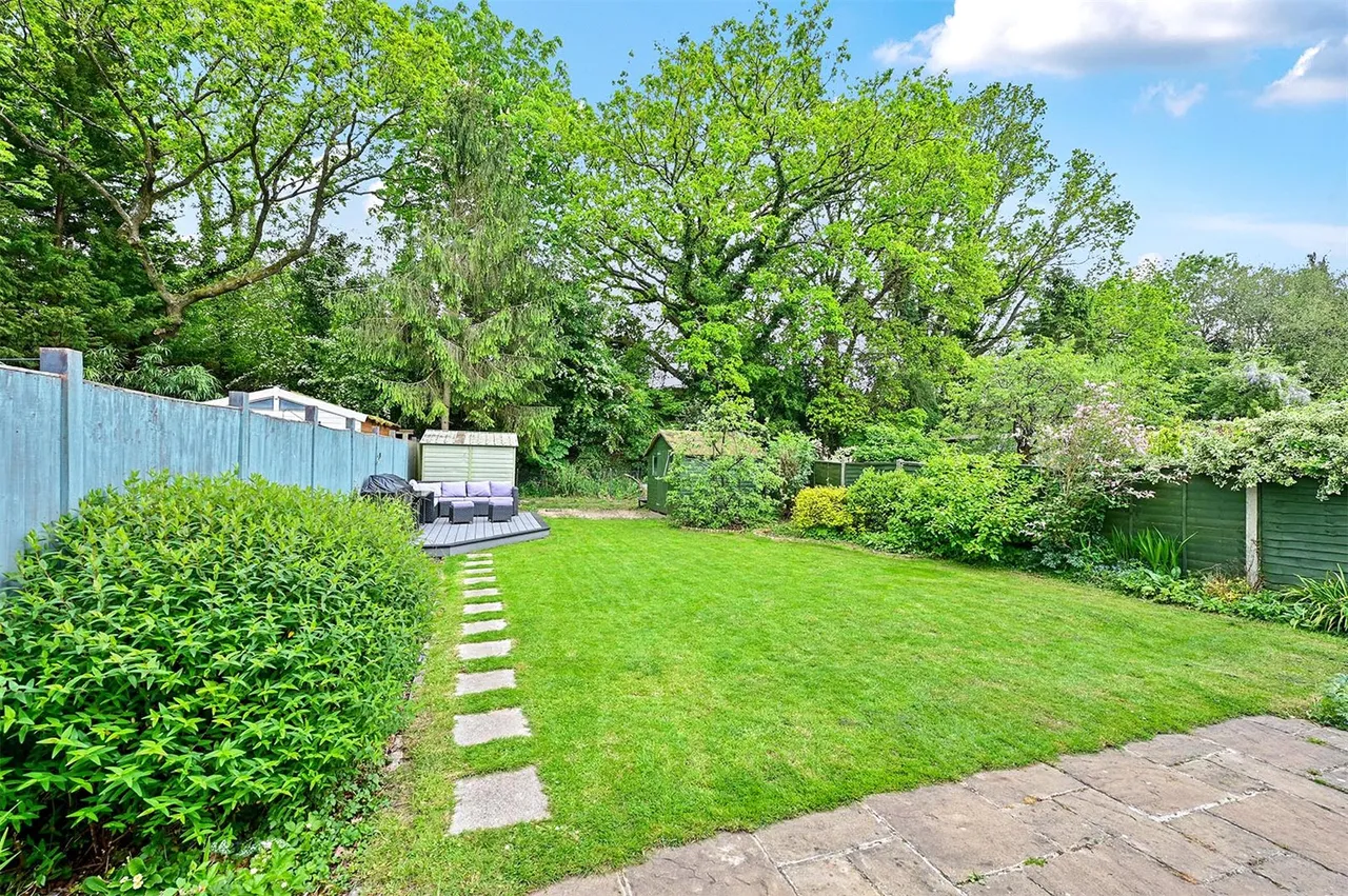 Bramshott Drive, Hook, Hampshire, RG27 9EY, photo 6