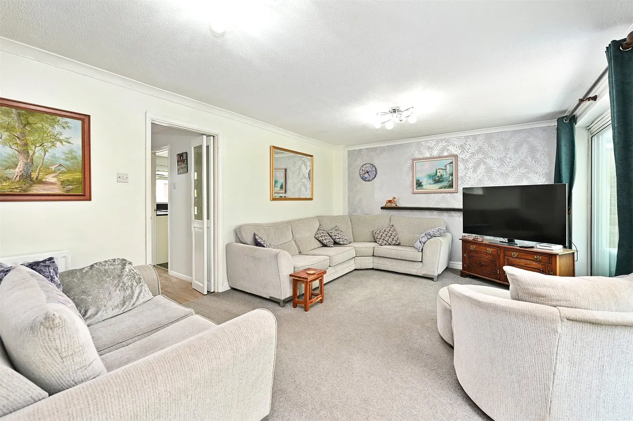 Bramshott Drive, Hook, Hampshire, RG27 9EY, photo 5