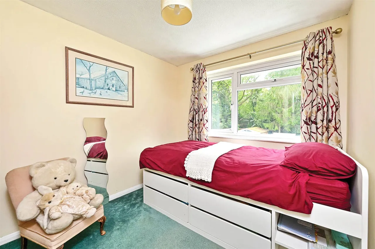 Bramshott Drive, Hook, Hampshire, RG27 9EY, photo 11