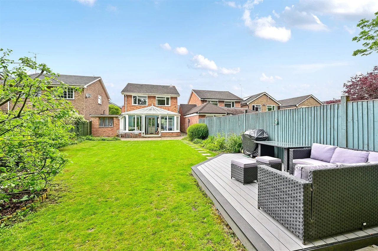 Bramshott Drive, Hook, Hampshire, RG27 9EY, photo 2