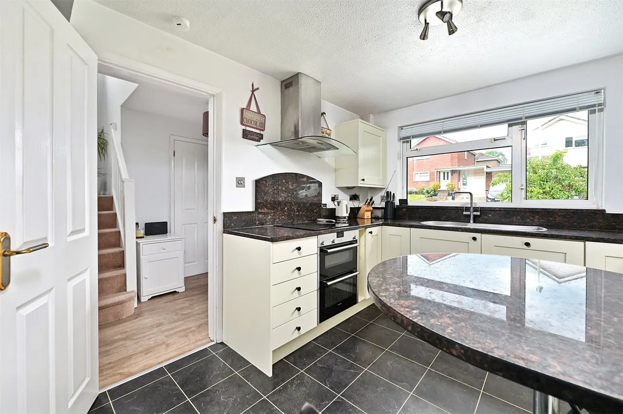 Bramshott Drive, Hook, Hampshire, RG27 9EY, photo 9