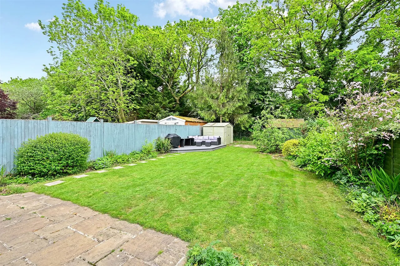 Bramshott Drive, Hook, Hampshire, RG27 9EY, photo 14