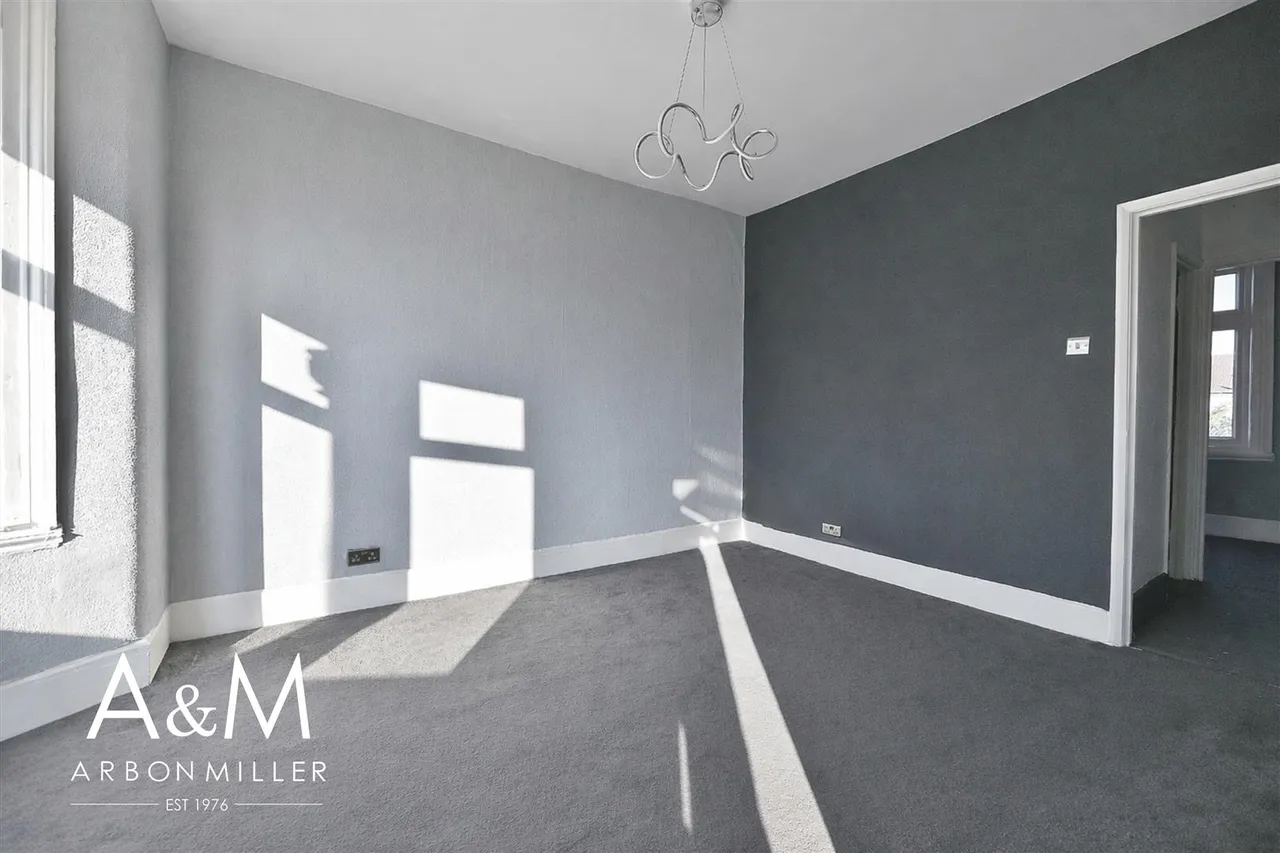 Elgin Road, Ilford, Essex, IG38LW, photo 5