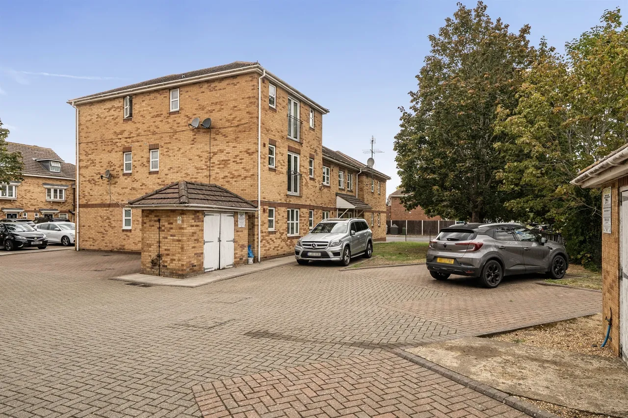 Cannon Gate, Slough, SL2, photo 9