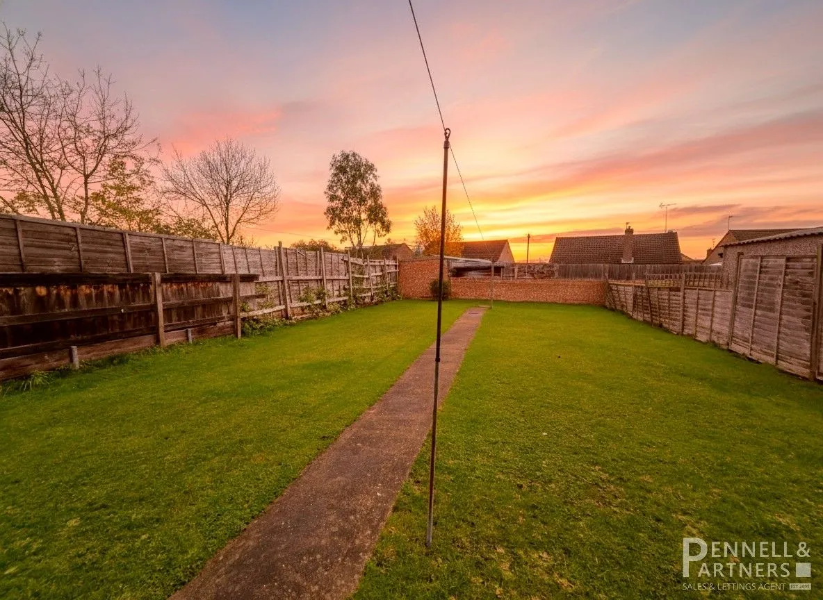 St George Avenue, Peterborough, photo 15