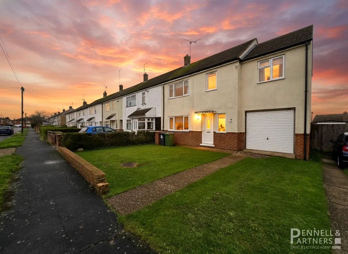 4 bed house for sale, St George Avenue, Peterborough