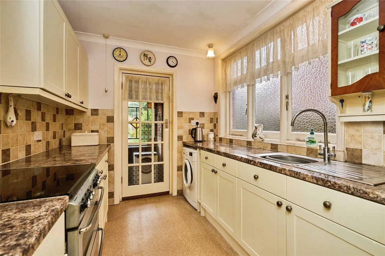 Whitesmith Road, Newport, PO30, photo 3