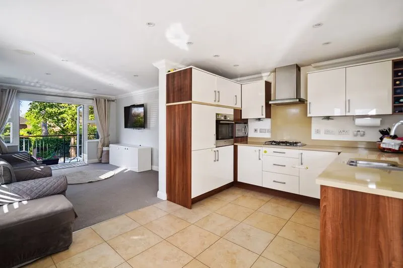 Lower Cookham Road, Maidenhead SL6 8JX, photo 4