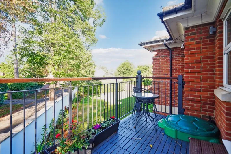 Lower Cookham Road, Maidenhead SL6 8JX, photo 5