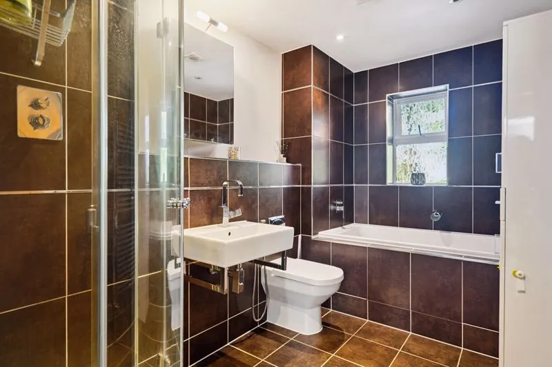 Lower Cookham Road, Maidenhead SL6 8JX, photo 11