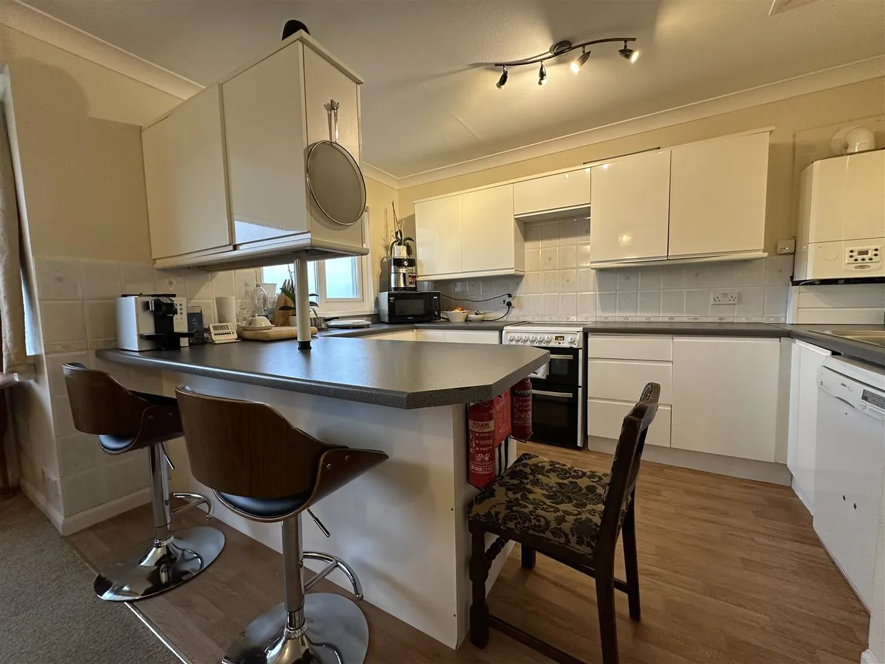 Ocean View Crescent, Brixham, photo 2