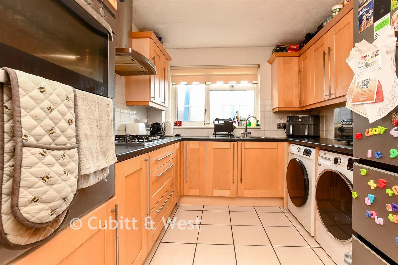 Ambleside, Ifield, RH11, photo 6