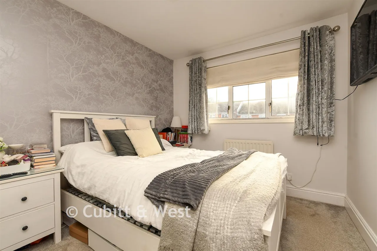 Ambleside, Ifield, RH11, photo 8