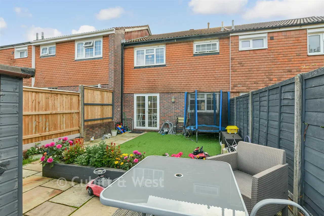 Ambleside, Ifield, RH11, photo 12