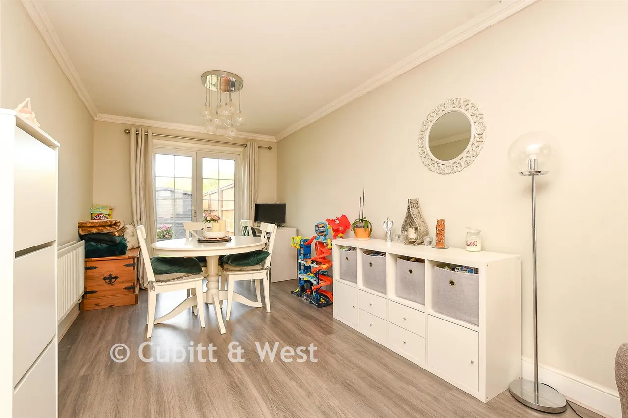 Ambleside, Ifield, RH11, photo 5