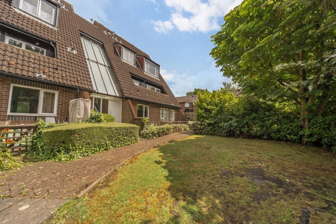 Abbeyfields Close, NW10, photo 6