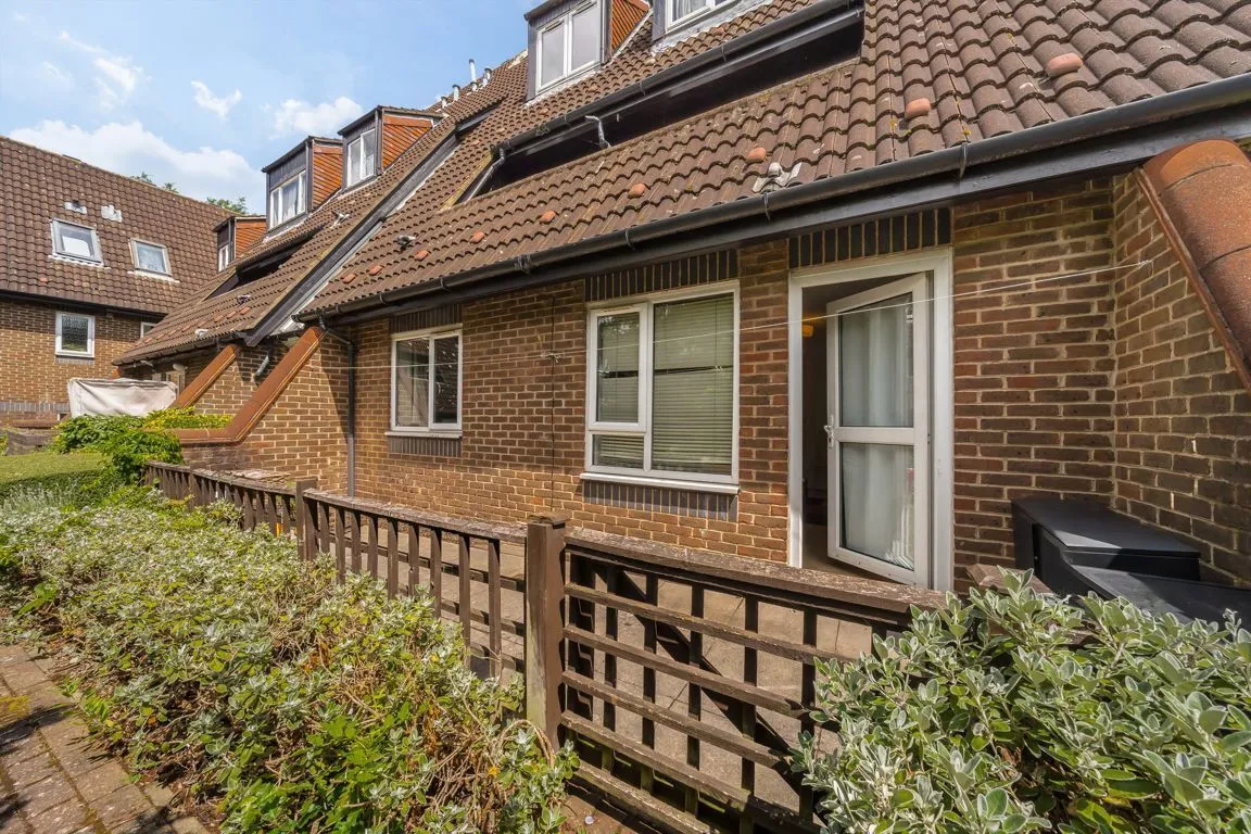 Abbeyfields Close, NW10, photo 5