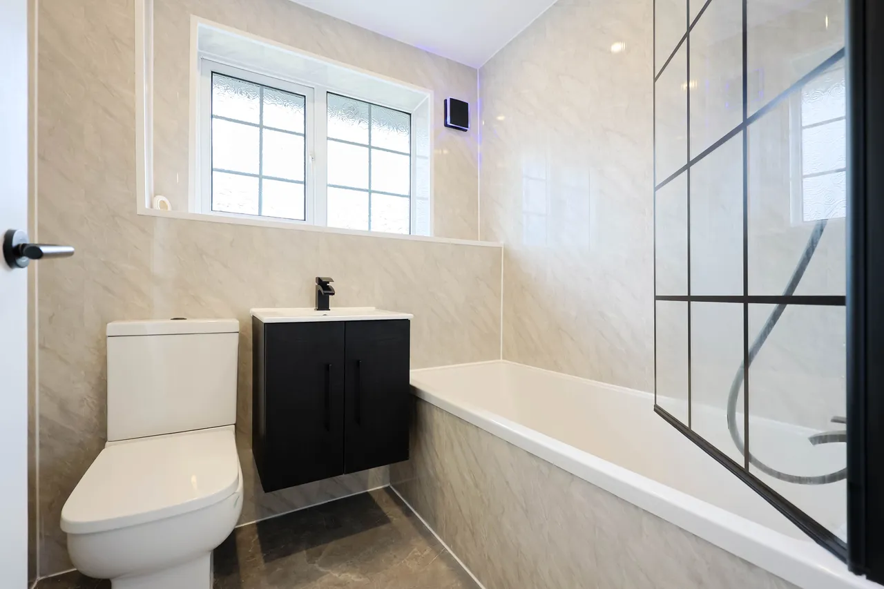 James Place, Standish, photo 11