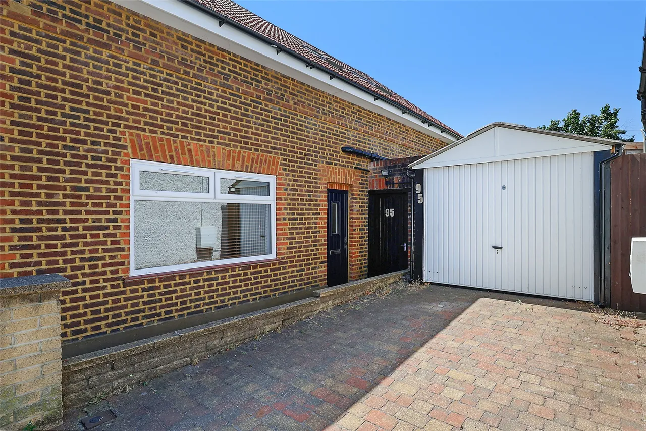 Nutley Lane, Reigate, RH2, photo 14
