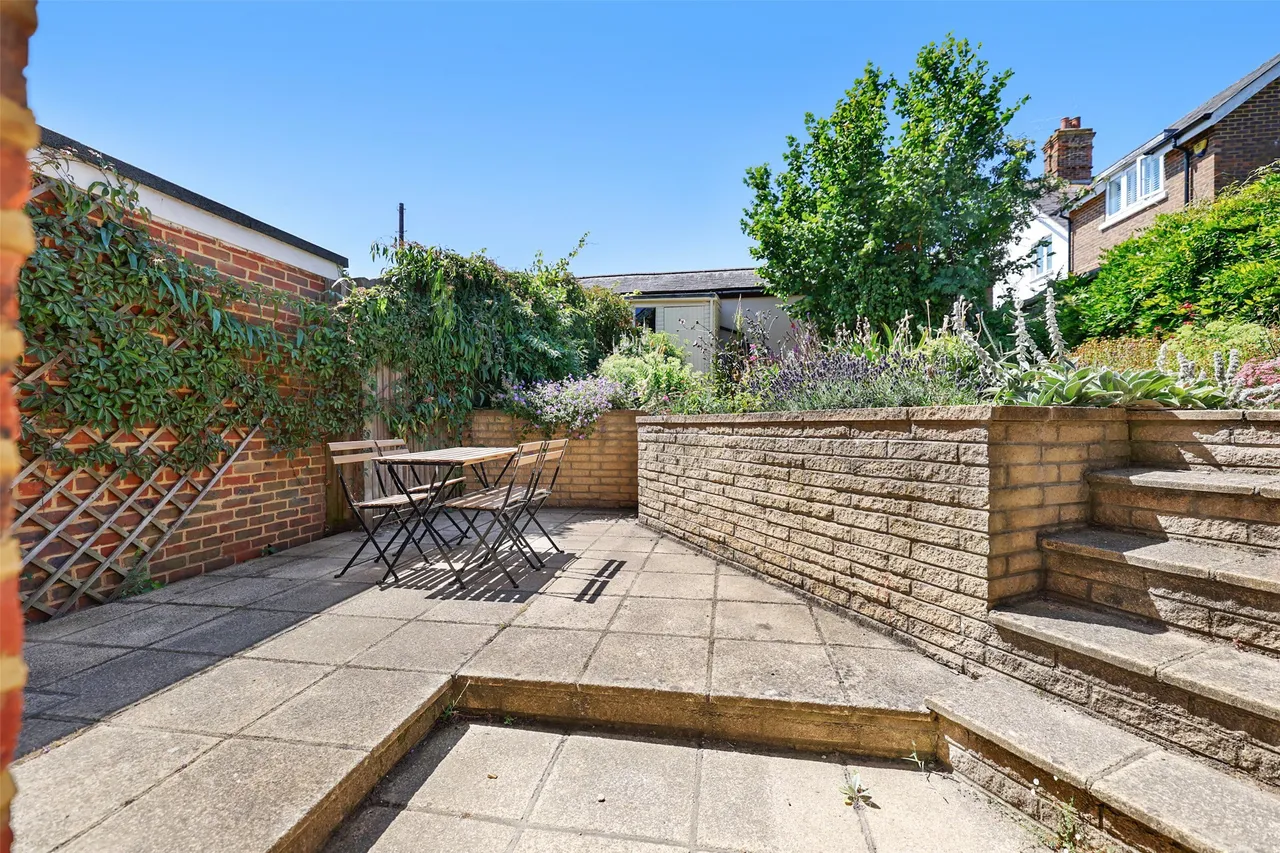Nutley Lane, Reigate, RH2, photo 2